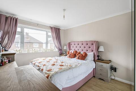 12 Pear Tree Road, Ashford, TW15 1PW