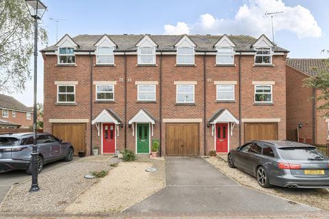 4 bedroom terraced house for sale, Uptons Garden, Gloucester GL2