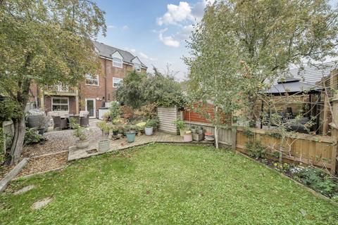 4 bedroom terraced house for sale, Uptons Garden, Gloucester GL2