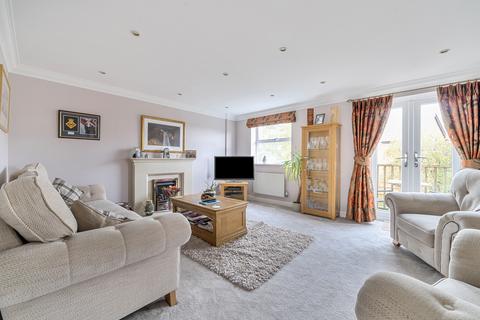 4 bedroom terraced house for sale, Uptons Garden, Gloucester GL2