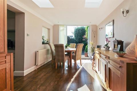 2 bedroom semi-detached bungalow for sale, Cliftonville Avenue, Ramsgate