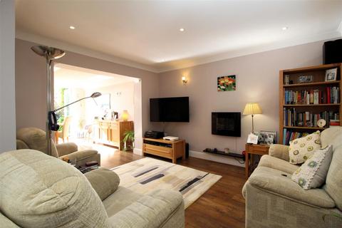 2 bedroom semi-detached bungalow for sale, Cliftonville Avenue, Ramsgate