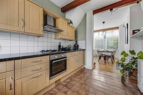 3 bedroom house to rent, Victoria Way, London SE7