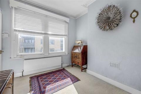 3 bedroom house to rent, Victoria Way, London SE7