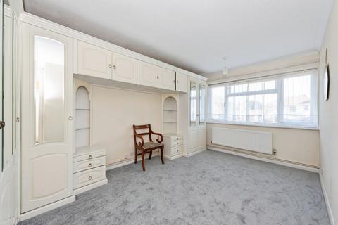58 Guernsey Close, Hounslow, TW5 0PH