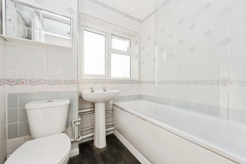 58 Guernsey Close, Hounslow, TW5 0PH
