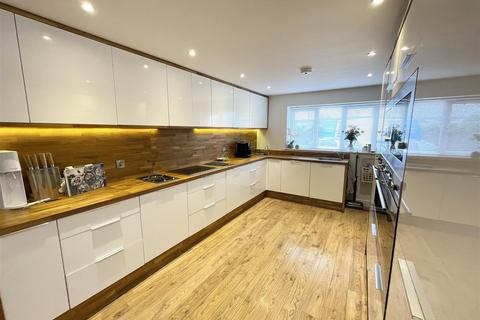 3 bedroom detached house for sale, Featherbed Lane, Sundorne, Shrewsbury