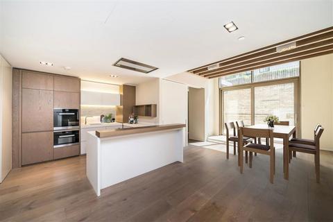 2 bedroom flat to rent, Pearson Square, London W1T