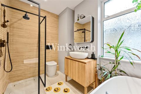 14 Radley Road, London, N17 6RL
