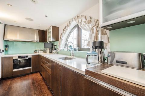 3 bedroom flat for sale, William Morris Way, London SW6