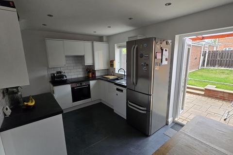 3 bedroom semi-detached house for sale, Tor Close, Barnsley S71