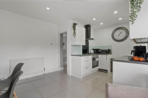 3 bedroom end of terrace house for sale, Lichfield Road, Coventry