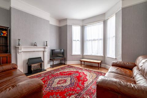 5 bedroom terraced house for sale, Cleveland Road, Lowestoft