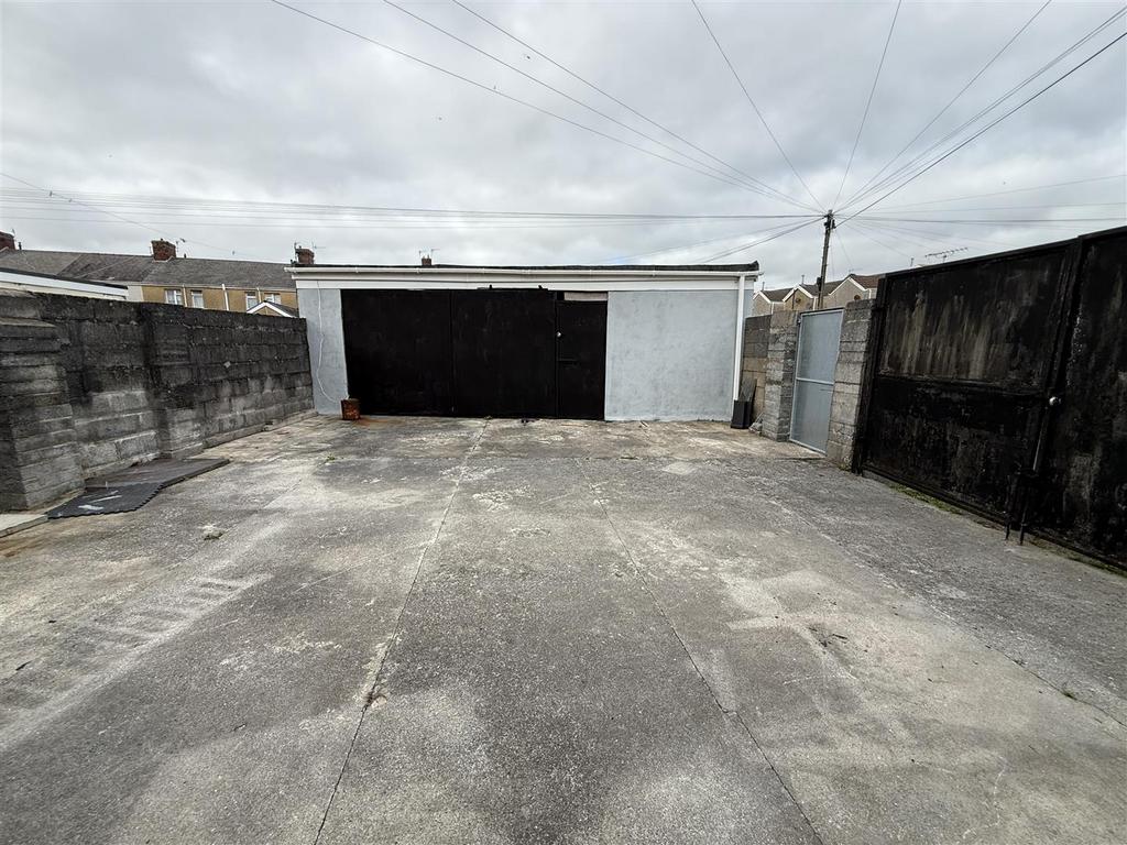 Workshop Garage
