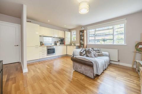 2 bedroom flat for sale, Uxbridge Road, London W5