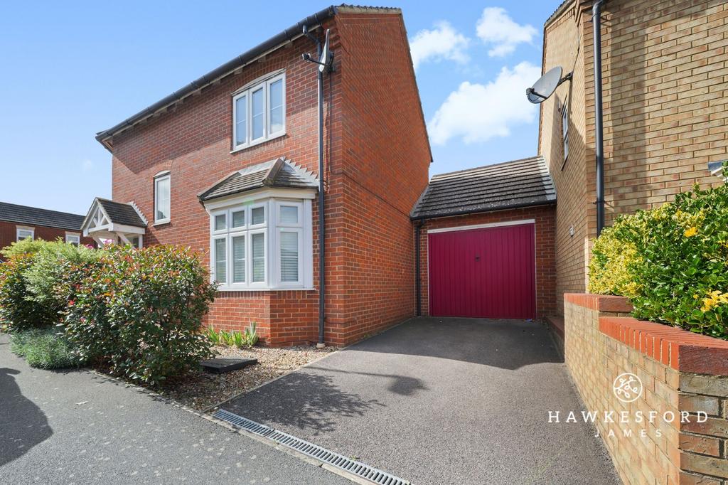 Edward Drive, Sittingbourne - Garage & driveway