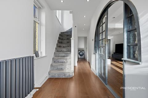 undefined, Clayhall IG5