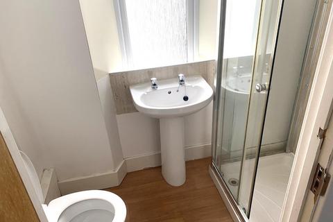 6 bedroom flat to rent, 10 Lisson Grove, Plymouth PL4