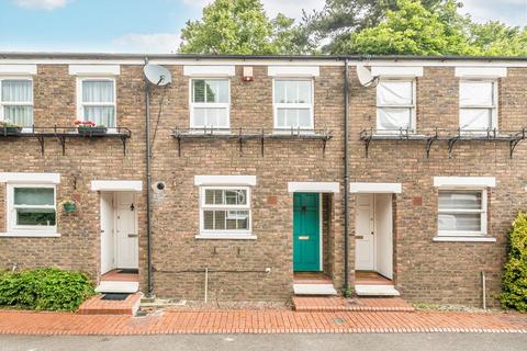 Chestnut Close, London SW16