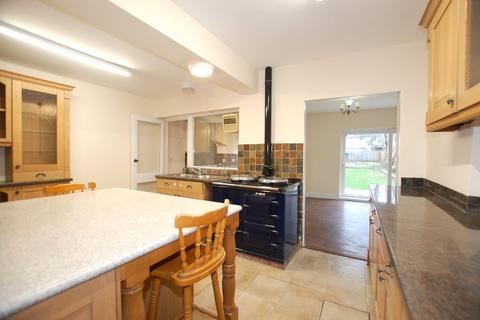 4 bedroom semi-detached house to rent, Court Farm Road, LONDON, SE9