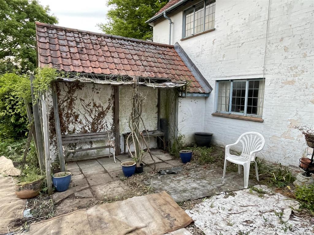 Back 2 Patio Area.JPG