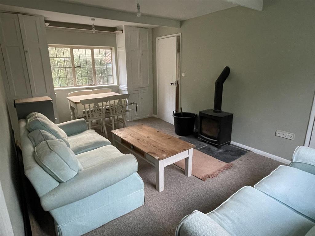 Sitting Room 2.JPG