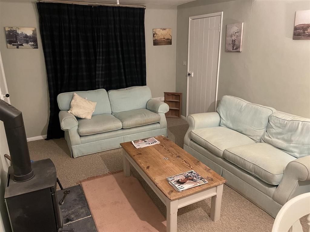 Sitting Room 3.JPG