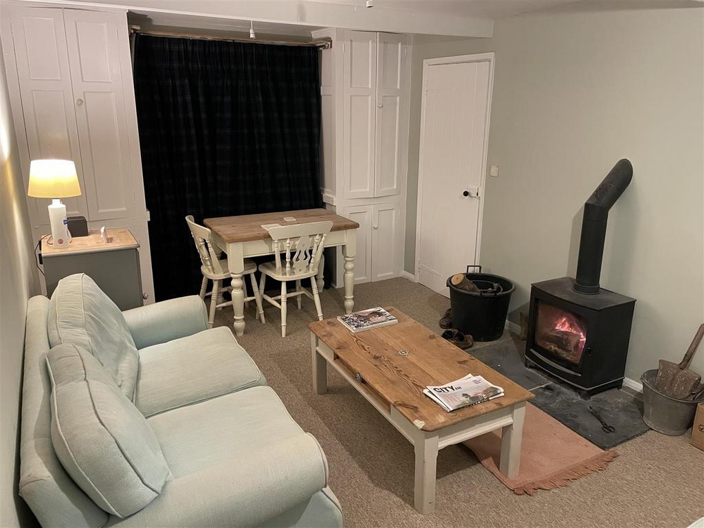 Sitting Room 4.JPG