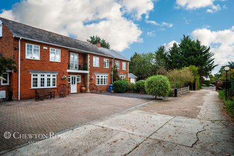 undefined, Bracknell Road, BRACKNELL