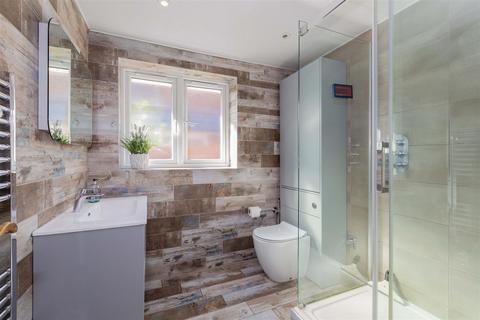 135 Farnham Lane, Slough, SL2 2AS