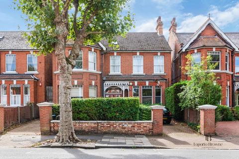 Walm Lane, Mapesbury, NW2