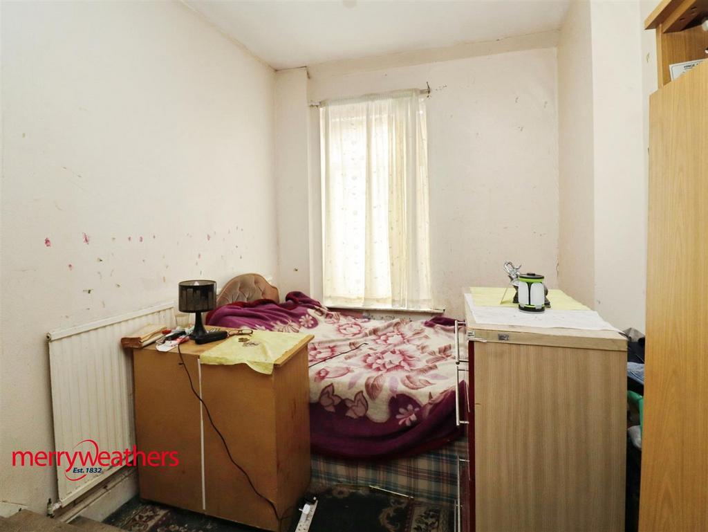Rear bedroom