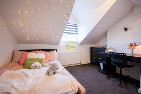 6 bedroom terraced house to rent, Harrow Road, Birmingham B29