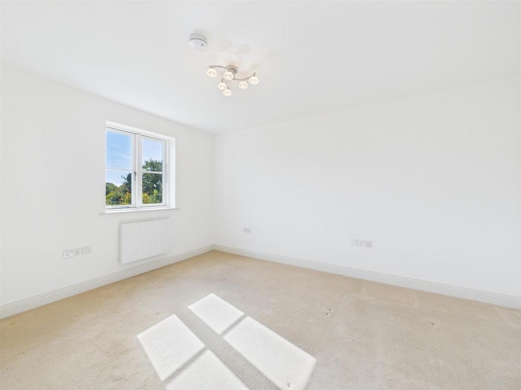 CAM05469 G0-PR0012-STILL021.jpg