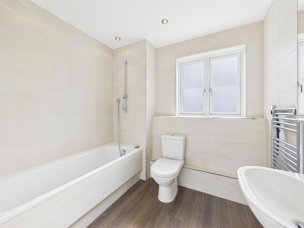 CAM05469 G0-PR0012-STILL022.jpg