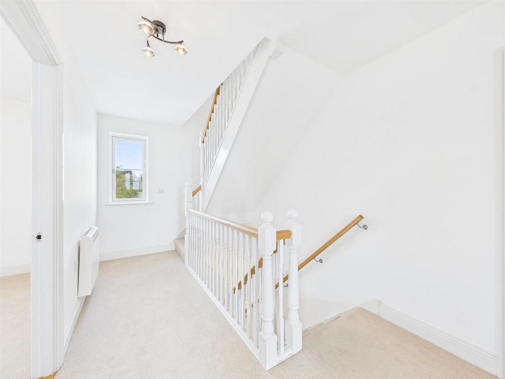 CAM05469 G0-PR0012-STILL024.jpg