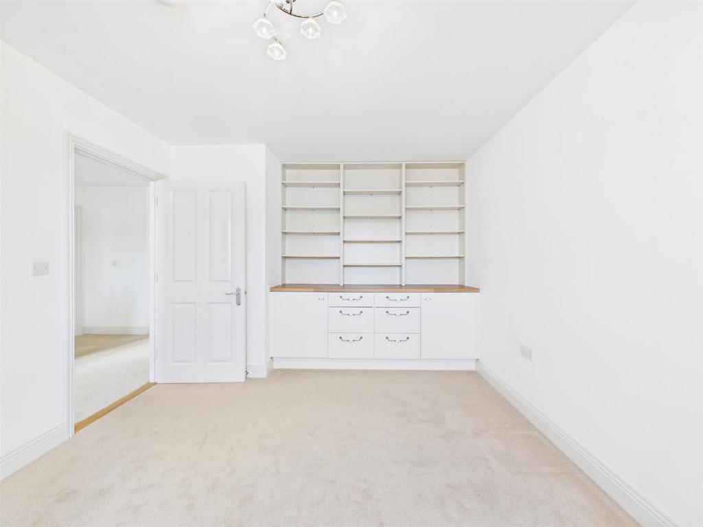 CAM05469 G0-PR0012-STILL026.jpg