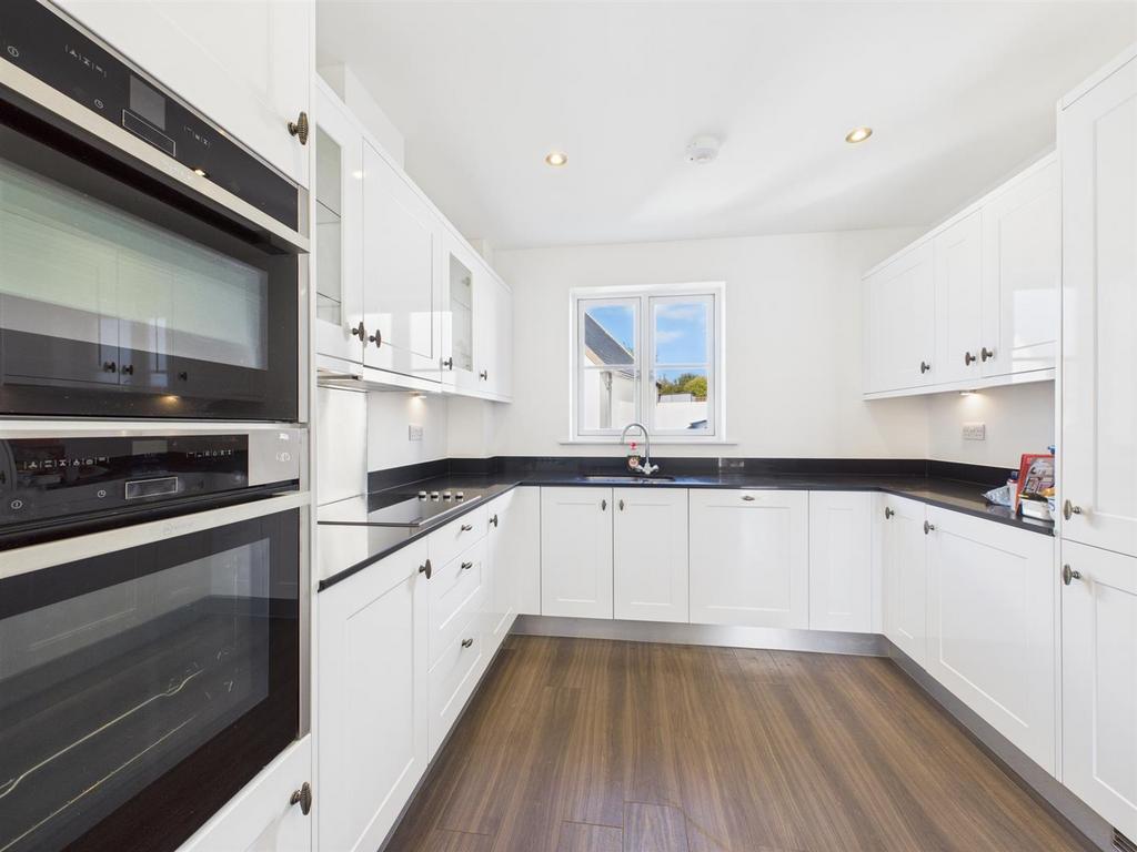 CAM05469 G0-PR0012-STILL003.jpg