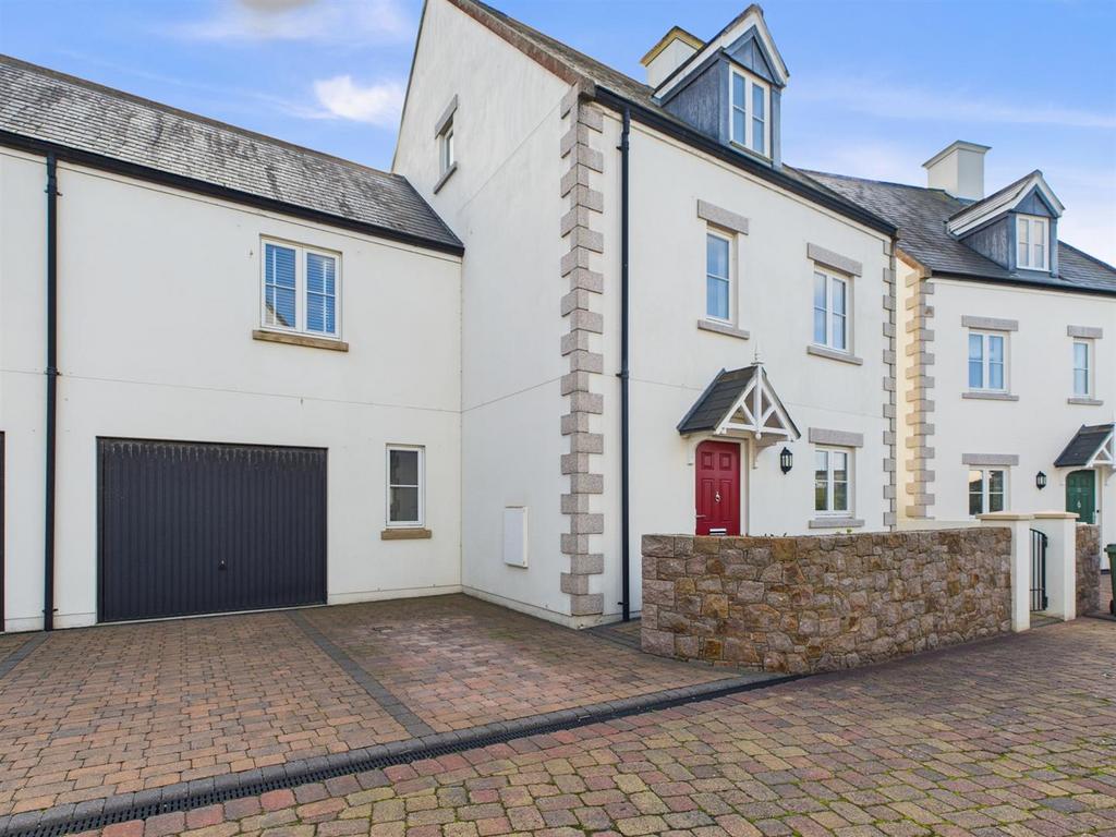 CAM05469 G0-PR0012-STILL035.jpg