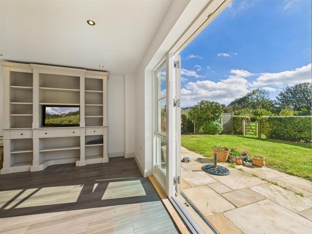 CAM05469 G0-PR0012-STILL007.jpg