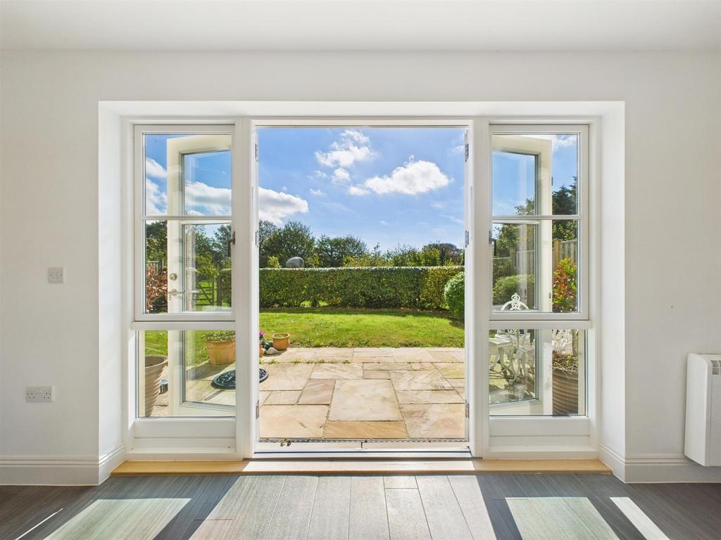 CAM05469 G0-PR0012-STILL006.jpg