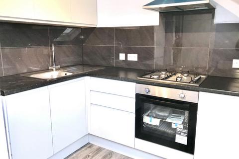 2 bedroom flat to rent, Carlton Avenue, Kenton, HA3