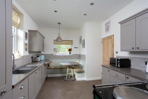 5 bedroom house for sale, Thornton Le Clay, York