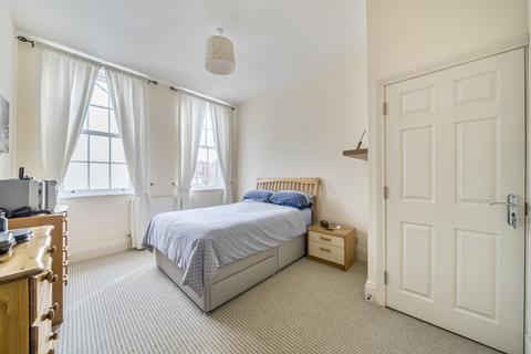 2 bedroom apartment for sale, Cedar Court Road, Gloucestershire GL53