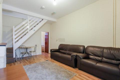 3 bedroom terraced house to rent, Hubert Road, Birmingham B29