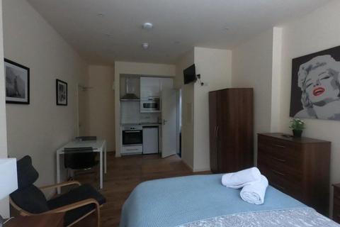 Studio to rent, Anson Road