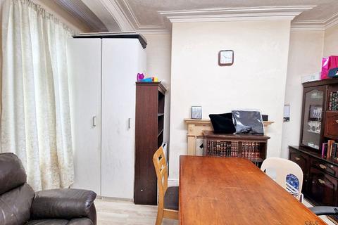 undefined, Salford M7