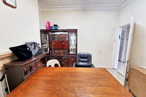 undefined, Salford M7