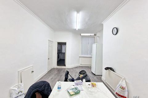undefined, Salford M7