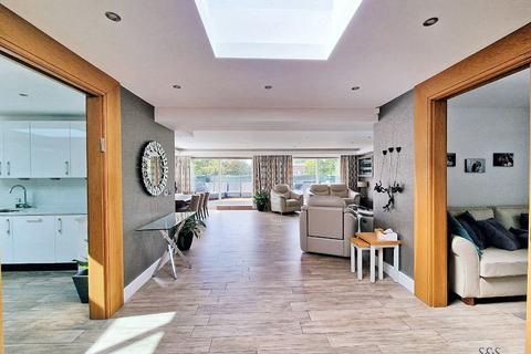 undefined, Park Lane, Salford M7